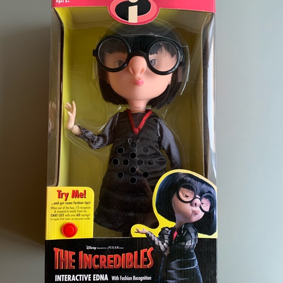 NIB Disney/Pixar Edna Mode Talking Figure